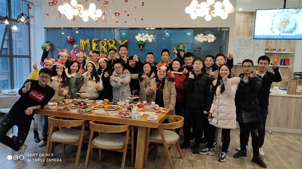米小福12月25日，公司將舉行圣誕活動，誠邀你的參加。